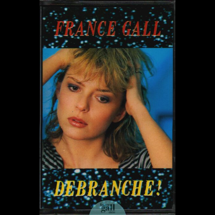 Cette édition en cassette de Débranche !, le cinquième album studio que Michel Berger a produit pour France Gall, est un album de 9 titres, bourré d'énergie qui a rallié tout le monde, branchés, pas branchés, jeunes, vieux, ils ont tous aimé.