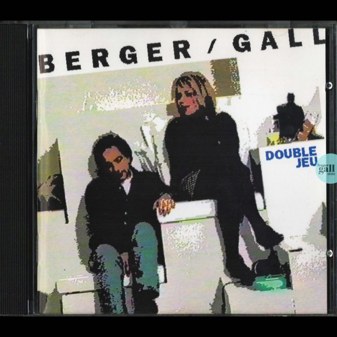 Double Jeu contient 10 titres enregistrés en duo avec Michel Berger. L'album original est sorti en juin 1992, deux mois avant le décès de Michel Berger.