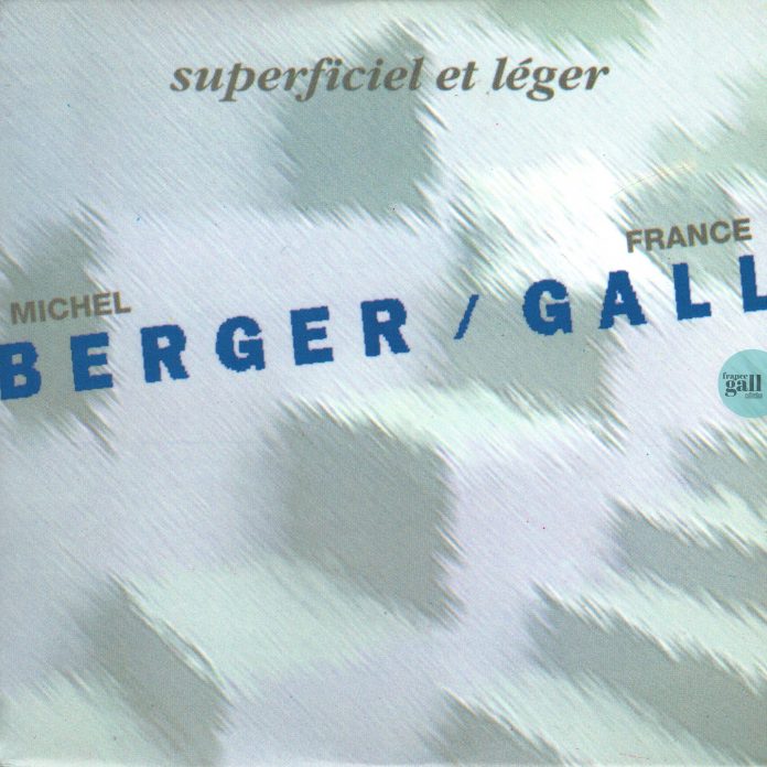 Ce CD single (pochette cartonnée) paru en octobre 1992 est le 2ème extrait de Double Jeu, le 7ème album studio que Michel Berger a produit cette fois pour eux-deux, le disque en duo dont ils parlent depuis toujours, avec les titres Superficiel et léger et Bats-toi.