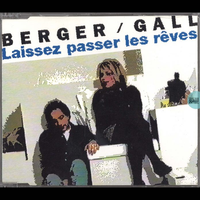 Ce CD single paru en mai 1992 est le 1er extrait de Double Jeu, le 7ème album studio que Michel Berger a produit cette fois pour eux-deux, le disque en duo dont ils parlent depuis toujours, avec les titres Laissez passer les rêves et Jamais partir.
