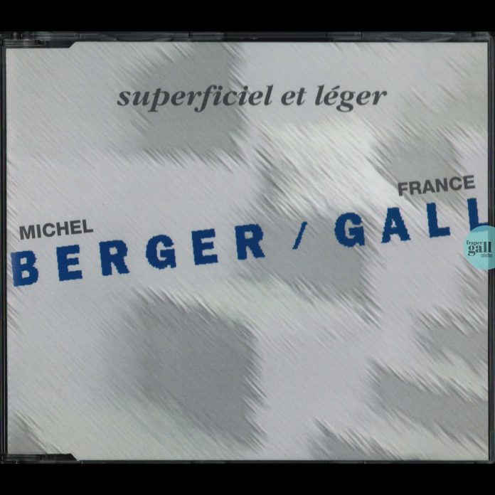 Ce CD single (boitier cristal) paru en octobre 1992 est le 2ème extrait de Double Jeu, le 7ème album studio que Michel Berger a produit cette fois pour eux-deux, le disque en duo dont ils parlent depuis toujours, avec les titres Superficiel et léger et Bats-toi.