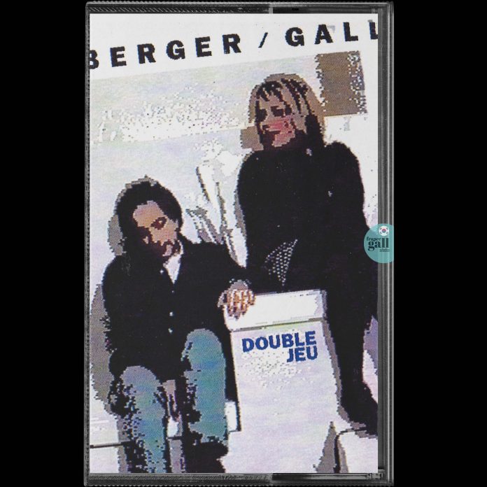 Cette cassette Double Jeu provenant de Corée au format K7 contient 10 titres enregistrés en duo avec Michel Berger. L'album original est sorti en juin 1992, deux mois avant le décès de Michel Berger.