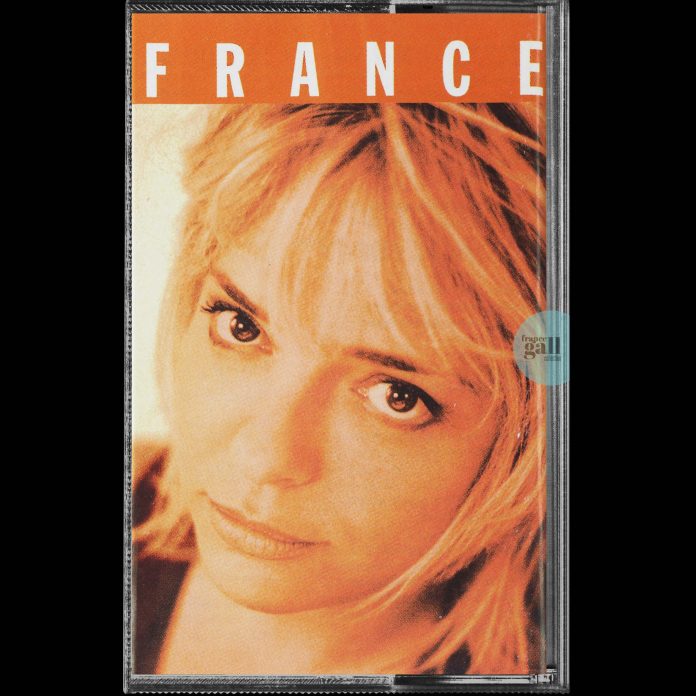 Cette 2ème édition orange au format K7, de novembre 1996, est intitulée France et contient 14 titres, avec la chanson La légende de Jimmy en plus.