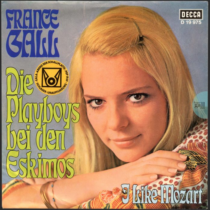Ce 45 tours en provenance d'Allemagne contient les titres Die Playboys bei den Eskimos et I like Mozart, interprétés en Allemand par France Gall.