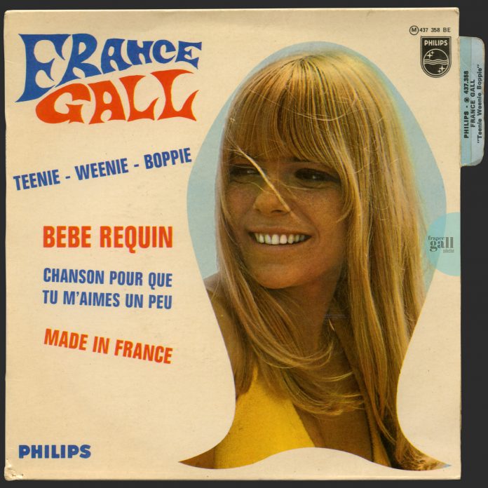 Ce super 45 tours édité en juillet 1967 contient le titre Teenie - Weenie - Boppie composé par Serge Gainsbourg, ainsi que Chanson pour que tu m'aimes un peu, Bébé requin et Made in France.
