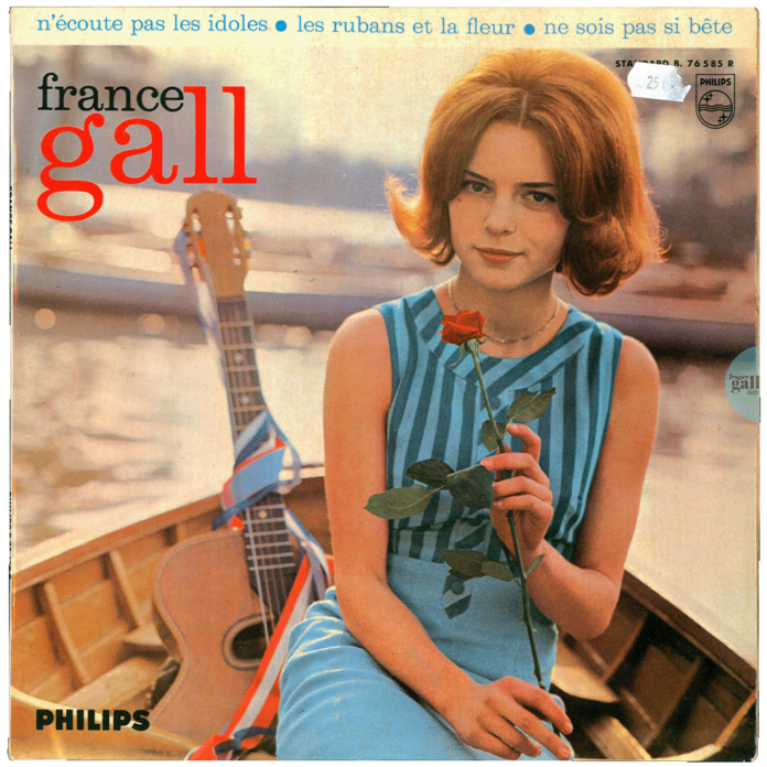 Ce vinyle 33 tours de 25 cm intitulé N'écoute pas les idoles (et souvent nommé simplement N°1) est le 1er album de France Gall édité en mars 1964, elle n'avait alors que 17 ans.